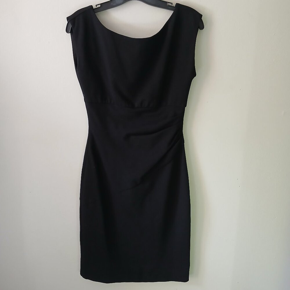 Diane Von Furstenberg Women's Sleeveless Black Dress with Ruching Size 6 V-Back